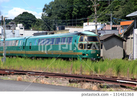 由布院之森列車在豐後森機車公園前運行 由布院之森列車在豐後森機車公園前運行 131481368