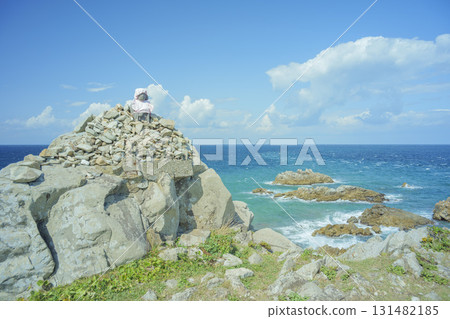 Scenery of Cape Shiriya on a clear autumn day, Higashidori Village, Aomori Prefecture, late September, Jizo statue on the cape 131482185