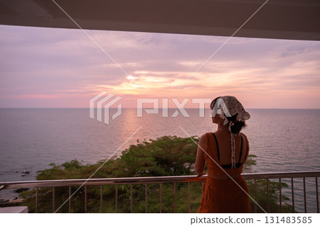 sunset 131483585