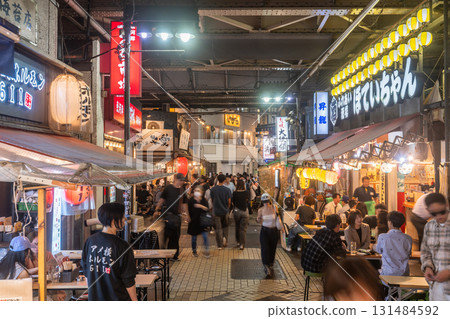 《Tokyo》Ameyoko Shopping Street/Ueno Busy Market 《Tokyo》Ameyoko Shopping Street/Ueno Busy Market 131484592