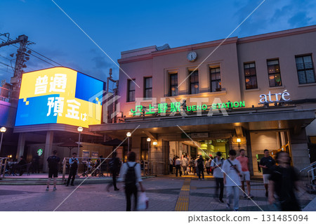 東京上野車站和市中心的夜晚 131485094