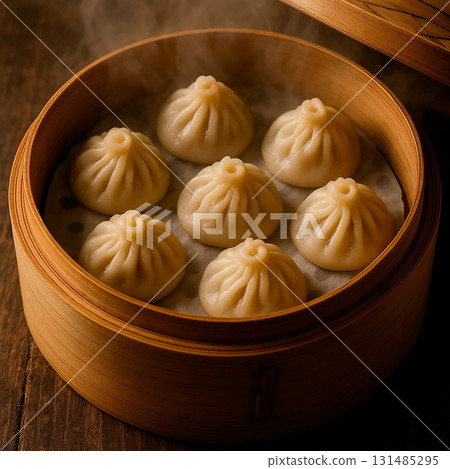 新鮮蒸的小籃子包裹 新鮮蒸的小籃子包裹 131485295