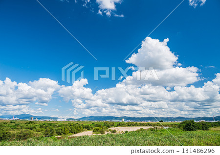 京都府久世郡久禦山町秋日天空中的雲彩 131486296