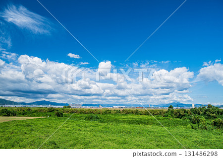 Kizugawa River riverbed scenery, Yawata City, Kyoto Prefecture Kizugawa River riverbed scenery, Yawata City, Kyoto Prefecture 131486298