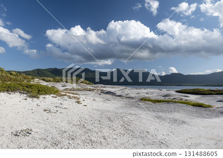 秋日傍晚的烏索里山湖、恐山 131488605