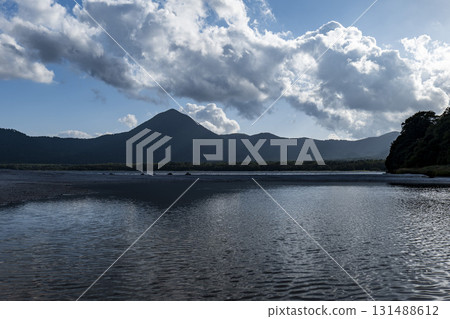 秋日傍晚的烏索里山湖、恐山 131488612