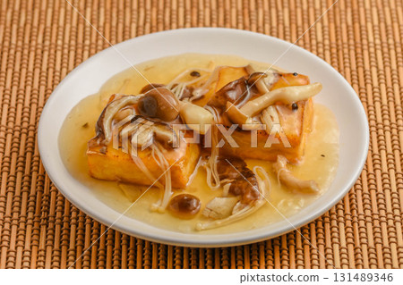 蘑菇醬炸豆腐 131489346