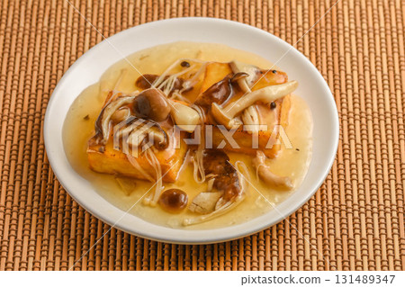 蘑菇醬炸豆腐 131489347