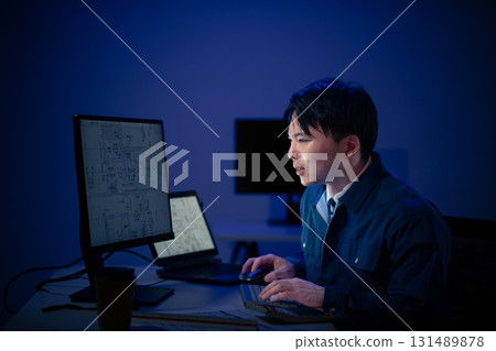 Young people working overtime 131489878