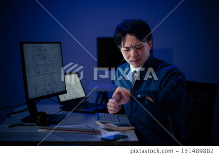 年輕人加班 年輕人加班 131489882