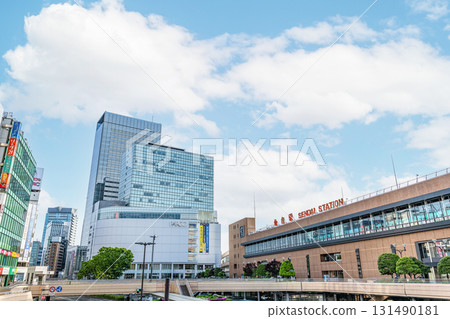 宮城縣仙台市、JR仙台站西口(步行甲板)及週邊城市景觀 宮城縣仙台市、JR仙台站西口(步行甲板)及週邊城市景觀 131490181