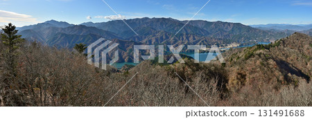 Panorama from the observation deck at the summit of Mt. Butsuga in Tanzawa, Tanzawa Mountains and Lake Miyagase 131491688