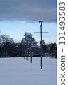 Snow piled up in Toyo Park and Nagahama Castle tower 131493583