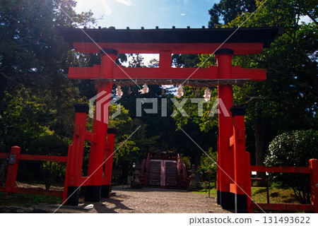 The beautiful vermilion central torii gate of Nyutsuhime Shrine 131493622