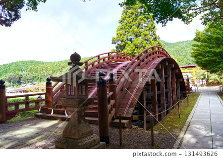 The circular bridge at Nyutsuhime Shrine at the foot of Mount Koya 131493626
