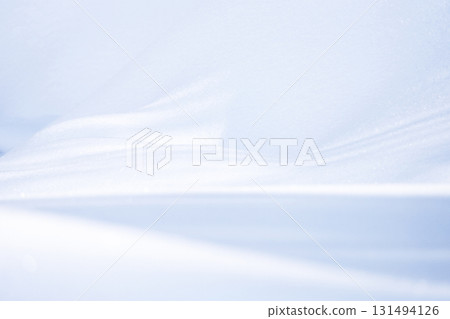 凹凸不平的雪紋 凹凸不平的雪紋 131494126