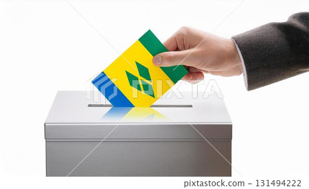 聖文森和格林納丁斯國旗在白色背景上。 131494222