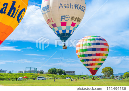 Suzuka Sky Festa, hot air balloons floating softly (Suzuka City, Mie Prefecture) Suzuka Sky Festa, hot air balloons floating softly (Suzuka City, Mie Prefecture) 131494386