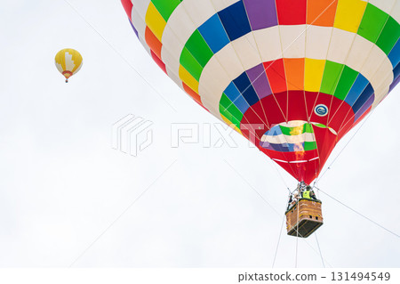 Suzuka Sky Festa, hot air balloons floating softly (Suzuka City, Mie Prefecture) 131494549