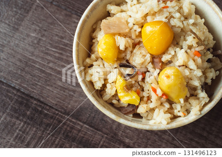 栗子飯的頂視圖 栗子飯的頂視圖 131496123