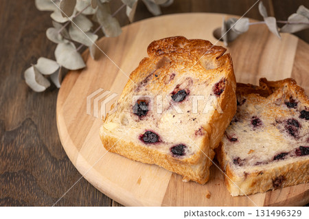 美味的葡萄乾吐司 美味的葡萄乾吐司 131496329