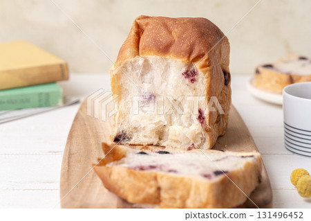 Bread filled with dried fruits 131496452