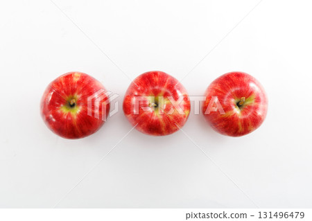 鮮紅的新鮮蘋果 鮮紅的新鮮蘋果 131496479