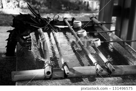 Monochrome of the Chozuya (water purification fountain) at Gokoku Shrine in Akita Prefecture Monochrome of the Chozuya (water purification fountain) at Gokoku Shrine in Akita Prefecture 131496575