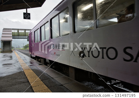 丹後鐵道KTR700系列(丹後鐵道Sanga列車)到達栗田站7號月台 丹後鐵道KTR700系列(丹後鐵道Sanga列車)到達栗田站7號月台 131497195