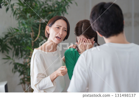 A woman gets angry at a man who made her friend cry 131498137