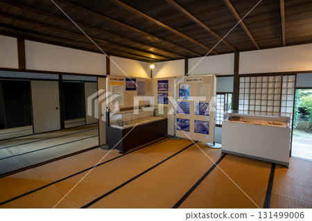 An exhibition explaining the interior and history of the Iwatsuki Domain Senkyokan 131499006