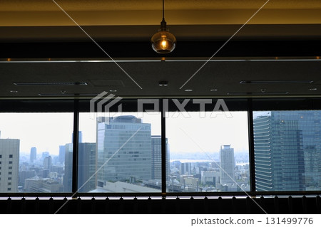 從摩天大樓（吊燈）欣賞城市全景 131499776