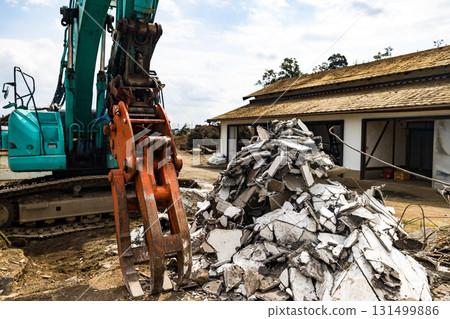 拆除工地重型反鏟 131499886