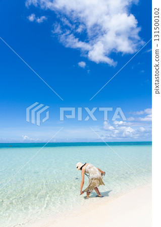 翡翠海灘和年輕女子 131500102