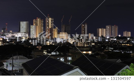 Night view from Mitsumeyama Nishi Park, and the skyscrapers around Hashimoto Station on the JR Yokohama Line and Keio Electric Railway 131504597