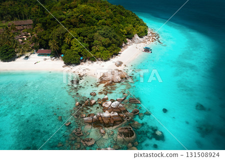 Paradise beach with white sand and rocks on the island of Lang Tengah, Terengganu, Malaysia Paradise beach with white sand and rocks on the island of Lang Tengah, Terengganu, Malaysia 131508924