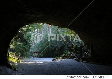 Inside the Mizonokuchi Cave 131509369