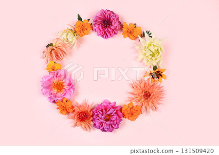 Autumn floral arrangement with dahlia flowers, flat abstract background, minimal concept for holiday, thanksgiving. Mother's Day card, happy birthday, wedding, space for text, selective focus 131509420