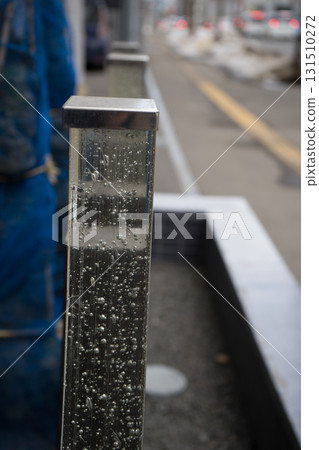 Transparent exterior pillars Transparent exterior pillars 131510272