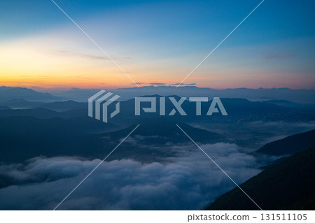 [Sea of Clouds] Sunrise and sea of clouds from Mount Oguma [Nagano Prefecture] 131511105