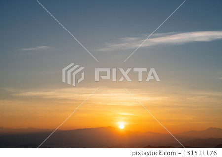 [日出素材] 從山上升起的太陽 [長野縣] 131511176