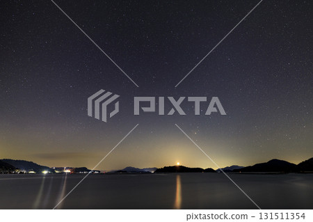 Winter starry scenery in Setouchi: Scorpio and the moon rising before dawn Winter starry scenery in Setouchi: Scorpio and the moon rising before dawn 131511354