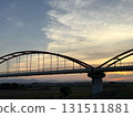 河床、日本最長的水管橋和日落風景 131511881
