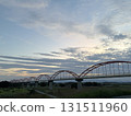 河床、日本最長的水管橋和日落風景 131511960
