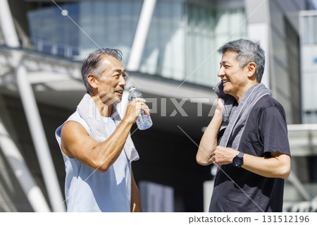 Senior men who hydrate 131512196