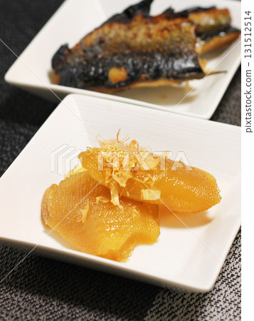 烤鯡魚子和鯡魚 131512514