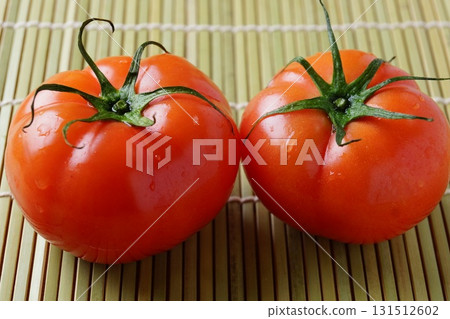 Ripe tomatoes 131512602
