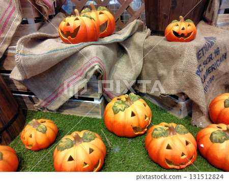 景觀與萬聖節南瓜 131512824