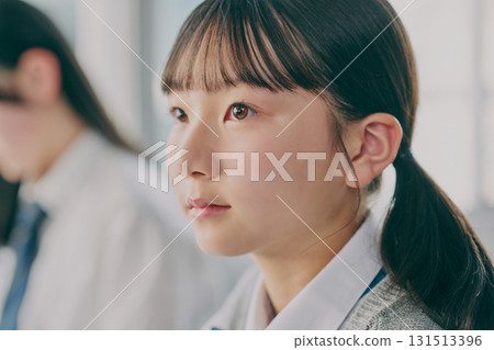國中生在補習班教室學習 國中生在補習班教室學習 131513396