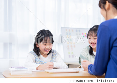 Cram school teacher and girl studying 131513455